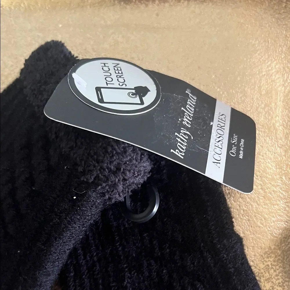 #1268**Kathy Ireland Black Textured Gloves